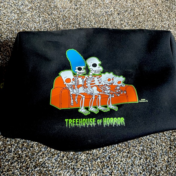 Makeup Revolution x The Simpsons Halloween Cosmetic Bag - Picture 1 of 4